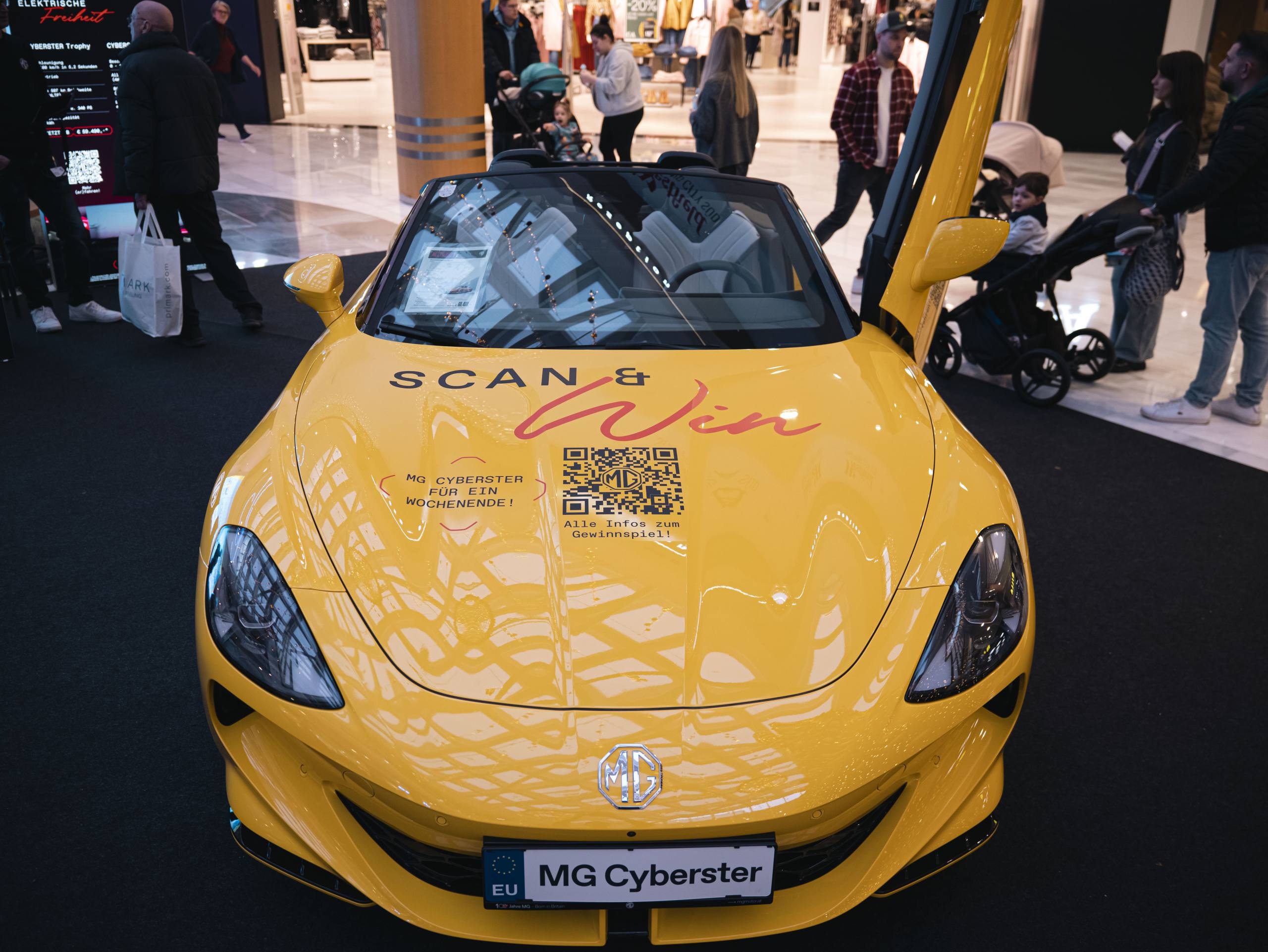 Gelber MG Cyberster